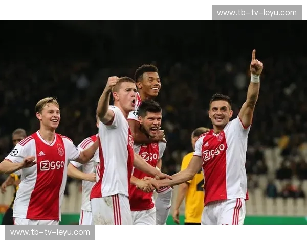 绿茵场的“矛盾”之战：当老练海尔蒙特撞上阿贾克斯的青春风暴